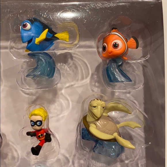 NEW Disney Pixar 8pc mini figurines gift set - Picture 3 of 5